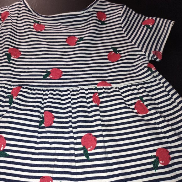 Pre-Owned Children's Place 2-Piece Matching Apples Printed on White & Navy Blue - Picture 9 of 13